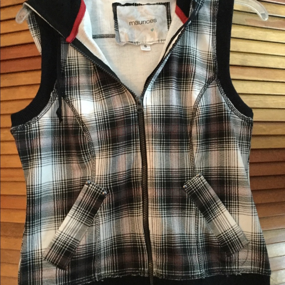Vest - Picture 3 of 5